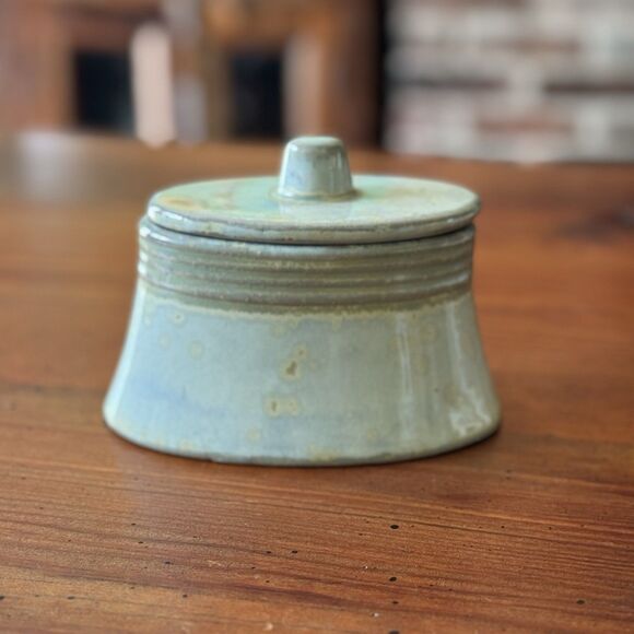 "Pier 1" Art Pottery Oval Sage Green Dish Trinket Decor Box with Lid - Picture 2 of 16